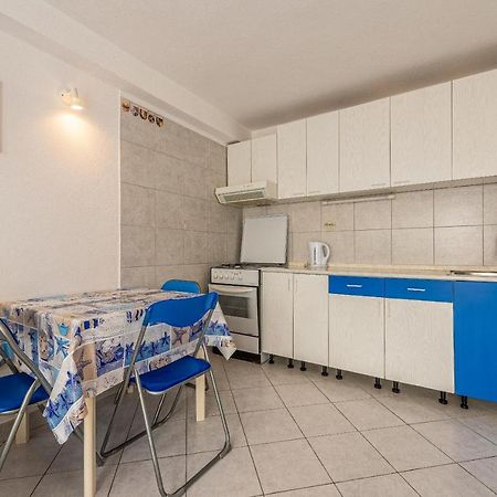 Apartment Bura Primosten Exterior photo